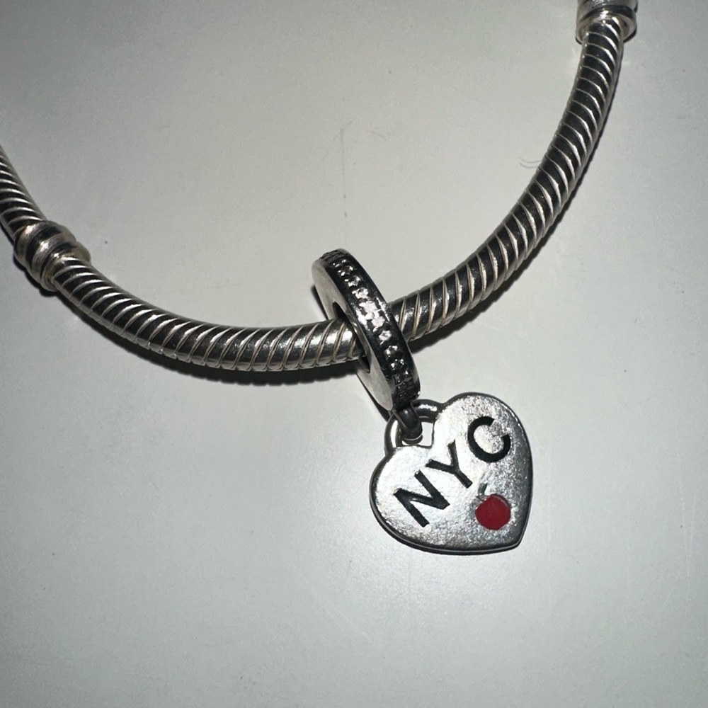 Pandora NYC New York City 2018 Holiday ALE 925 Retired #797198ENMX